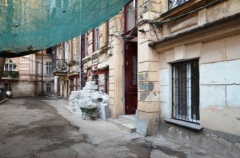 Первый вице-мэр Одессы проверил ход работ на двух объектах, где ведется капитальный ремонт