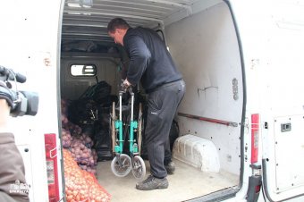 Одесская епархия оказала гуманитарную помощь инвалидам-колясочникам и нуждающимся одесситам (фото)