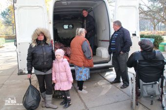 Одесская епархия оказала гуманитарную помощь инвалидам-колясочникам и нуждающимся одесситам (фото)