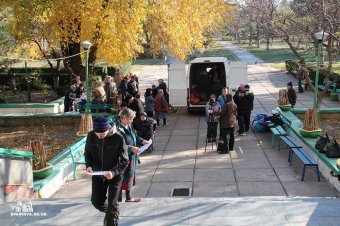 Одесская епархия оказала гуманитарную помощь инвалидам-колясочникам и нуждающимся одесситам (фото)