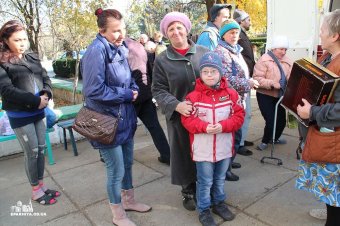 Одесская епархия оказала гуманитарную помощь инвалидам-колясочникам и нуждающимся одесситам (фото)