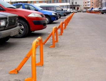 Парковка во дворе детской поликлиники № 7 перейдет на ночной режим работы