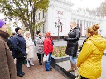 На экскурсиях по историческому центру Одессы побывали подопечные центра соцзащиты