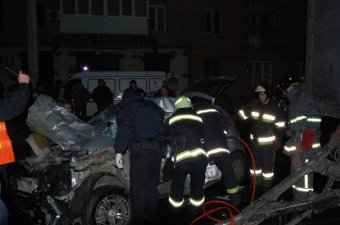 Одесские спасатели деблокировали пострадавшего водителя из искореженного автомобиля (фото)