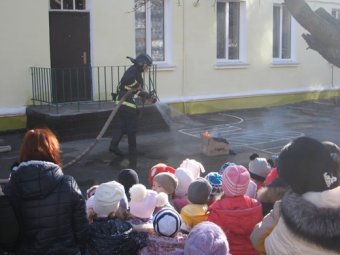 Маленькие одесситы изучают правила пожарной безопасности (фото)