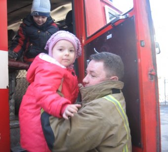 Маленькие одесситы изучают правила пожарной безопасности (фото)
