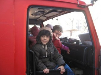Маленькие одесситы изучают правила пожарной безопасности (фото)