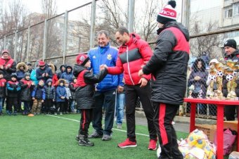 Награждение призеров и участников «Третьего осеннего кубка Суворовского района по футболу среди детских команд – 2015» (фото)
