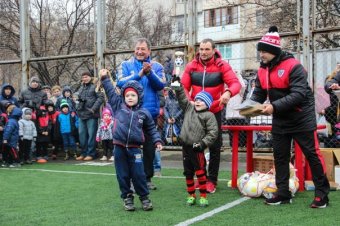 Награждение призеров и участников «Третьего осеннего кубка Суворовского района по футболу среди детских команд – 2015» (фото)