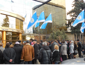 Сотрудники Федерации профсоюзов Одесской области требуют вернуть свое здание (фото)