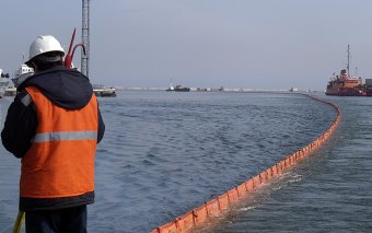 В Одесском порту закуплено новое оборудование для локализации аварийных разливов в новообразованной Ланжероновской гавани