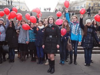 Грандиозный флешмоб на Потемкинской лестнице ко Дню борьбы со СПИД (фото)