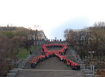 Грандиозный флешмоб на Потемкинской лестнице ко Дню борьбы со СПИД (фото)