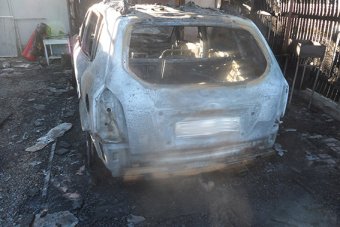 Правоохранители расследуют поджог автомобиля депутата поссовета Затоки (фото)