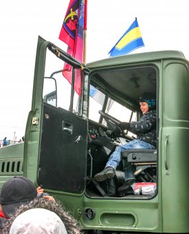 На причале морского вокзала одесситы увидели военную технику ВМФ