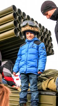На причале морского вокзала одесситы увидели военную технику ВМФ