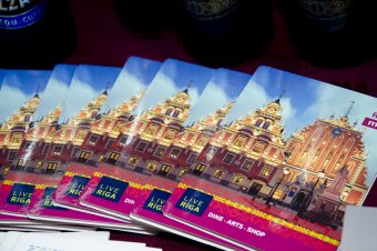 В Одессе открылась 5-я дипломатическая рождественская ярмарка (фото)