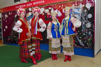 В Одессе открылась 5-я дипломатическая рождественская ярмарка (фото)