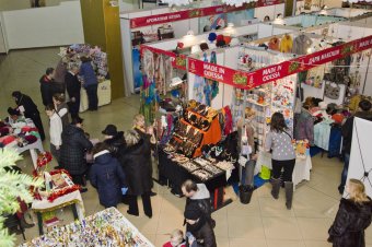 В Одессе открылась 5-я дипломатическая рождественская ярмарка (фото)