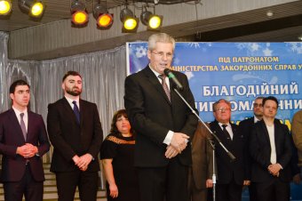 В Одессе открылась 5-я дипломатическая рождественская ярмарка (фото)