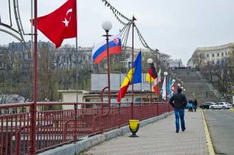 В Одессе открылась 5-я дипломатическая рождественская ярмарка (фото)