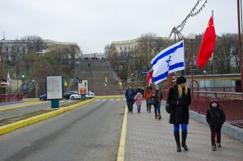 В Одессе открылась 5-я дипломатическая рождественская ярмарка (фото)