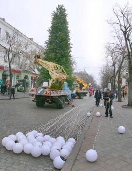 Одесса преображается к Новогодним праздникам (фото)