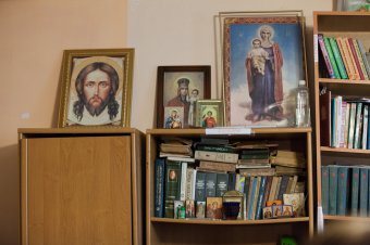 В приемной семье под Одессой вместе с детьми проживают более сотни животных
