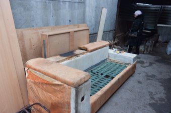 В приемной семье под Одессой вместе с детьми проживают более сотни животных