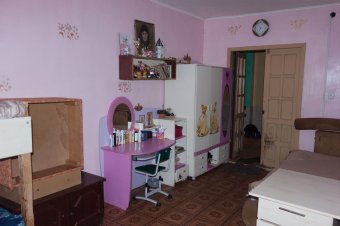 В приемной семье под Одессой вместе с детьми проживают более сотни животных