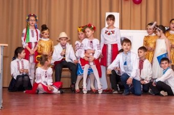 Очарование «Украинских вечерниц» в одесской школе (фото)