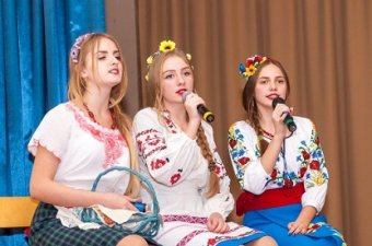 Очарование «Украинских вечерниц» в одесской школе (фото)