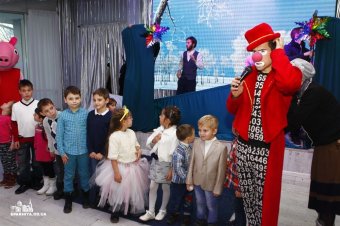Одесская епархия поздравила детей вынужденных переселенцев с праздником Святого Николая (фото)
