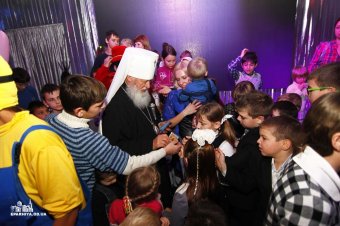 Одесская епархия поздравила детей вынужденных переселенцев с праздником Святого Николая (фото)