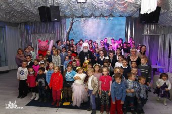Одесская епархия поздравила детей вынужденных переселенцев с праздником Святого Николая (фото)