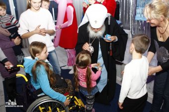 Одесская епархия поздравила детей вынужденных переселенцев с праздником Святого Николая (фото)