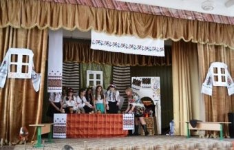 Новогодние и рождественские традиции Украины в творчестве одесских школьников (фото)