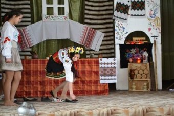 Новогодние и рождественские традиции Украины в творчестве одесских школьников (фото)