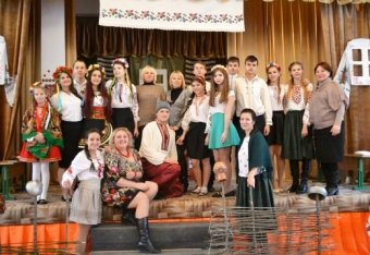 Новогодние и рождественские традиции Украины в творчестве одесских школьников (фото)