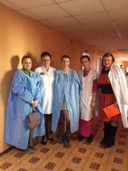 Одесситки сегодня ходили в гости с подарками к малышам, которые проходят лечение в областной больнице (фото)