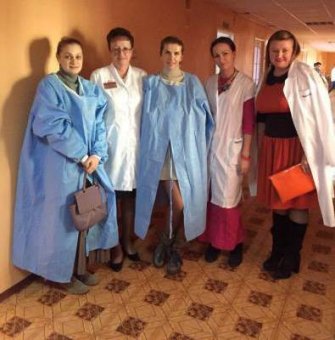 Одесситки сегодня ходили в гости с подарками к малышам, которые проходят лечение в областной больнице (фото)