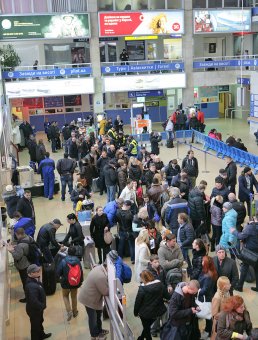 В Международном аэропорту Одесса открыли Новогоднюю почту и отметили День Святого Николая (фото)