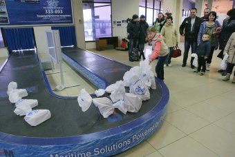 В Международном аэропорту Одесса открыли Новогоднюю почту и отметили День Святого Николая (фото)