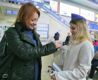 В Международном аэропорту Одесса открыли Новогоднюю почту и отметили День Святого Николая (фото)