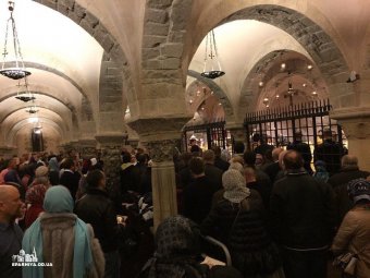 В день чудотворца Николая митрополит Агафангел совершил Божественную литургию на гробнице с мощами святителя в г. Бари (Италия)