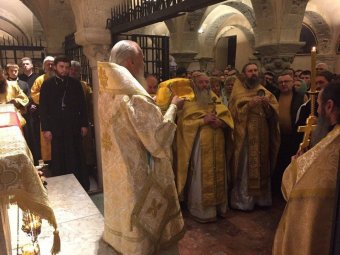 В день чудотворца Николая митрополит Агафангел совершил Божественную литургию на гробнице с мощами святителя в г. Бари (Италия)