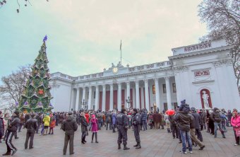 «Елочка, зажгись!»