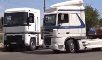 Жители Пересыпи просят избавить их от фур