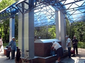 Ремонт бювета в Прохоровском сквере продолжается