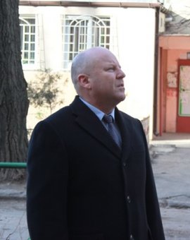Вице-мэр Одессы проверил капремонт кровли дома на Черемушках (фото)